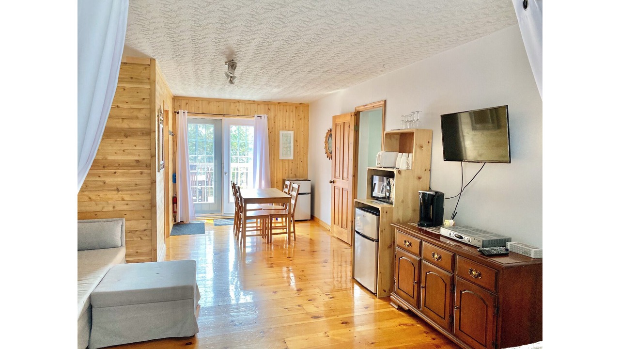 Photo of Livingroom in Frontenac