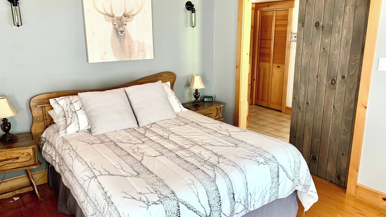 Photo of Bedroom in Frontenac