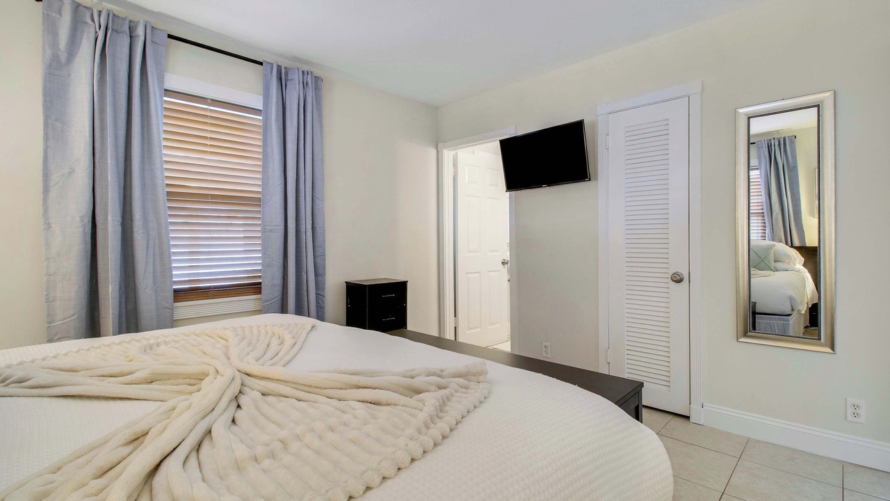 Photo of Bedroom in Flamingo Parks