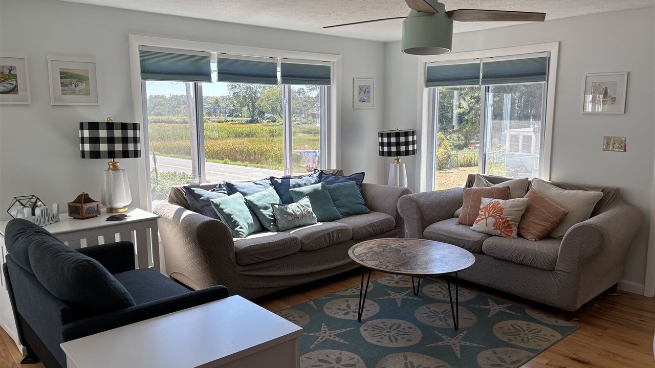 Photo of Livingroom in Camp Ellis