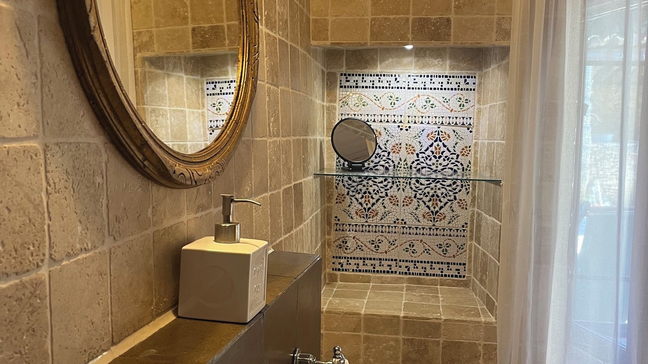 Photo of Bathroom in Montaren-et-Saint-Mediers