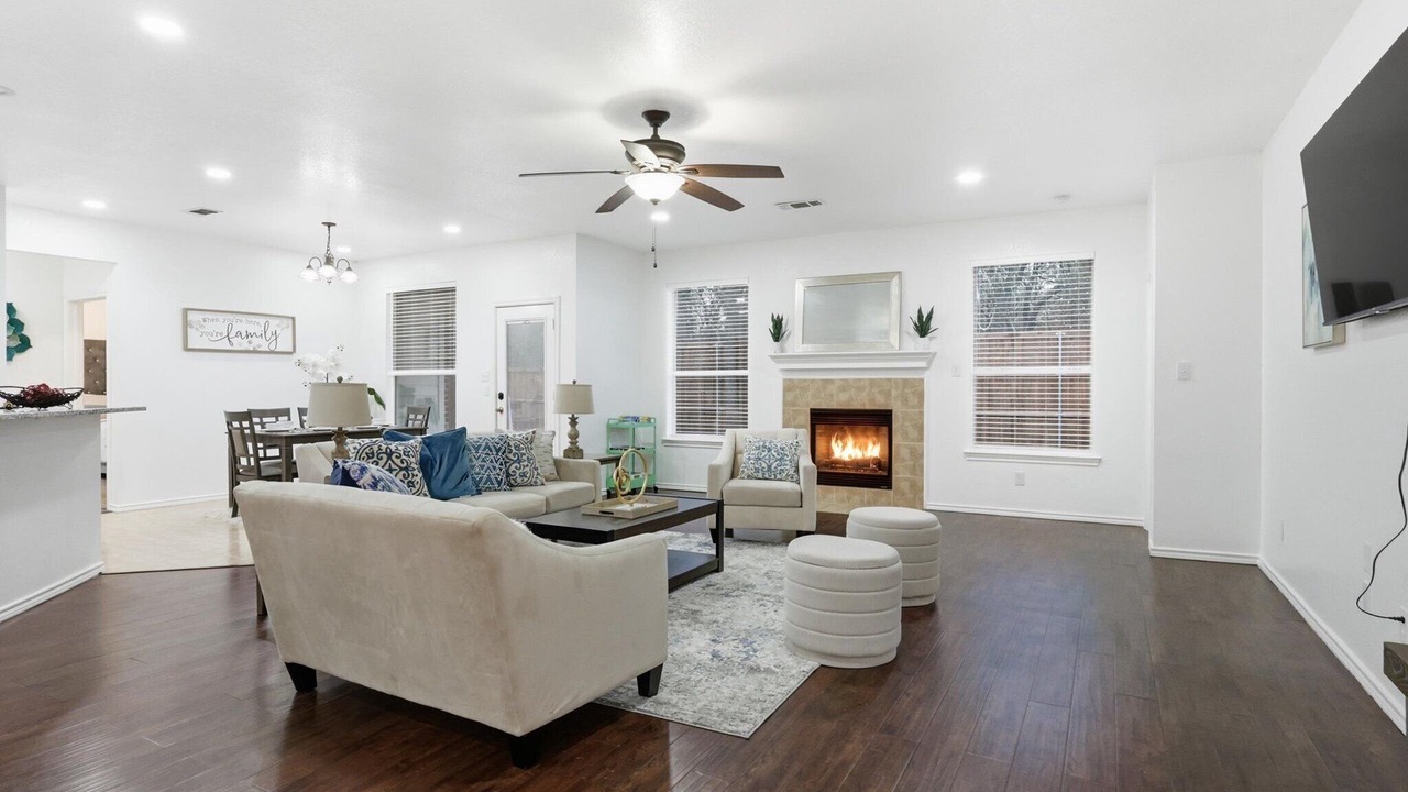 Photo of Livingroom in Burleson