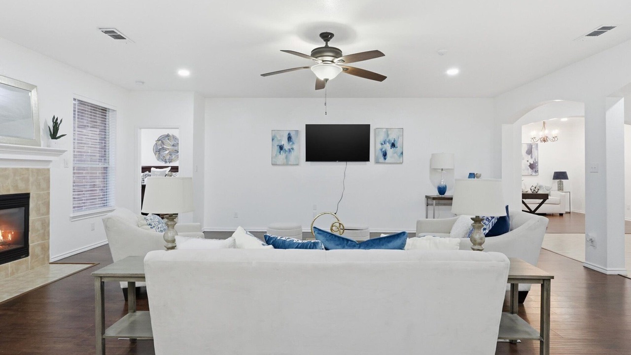 Photo of Livingroom in Burleson
