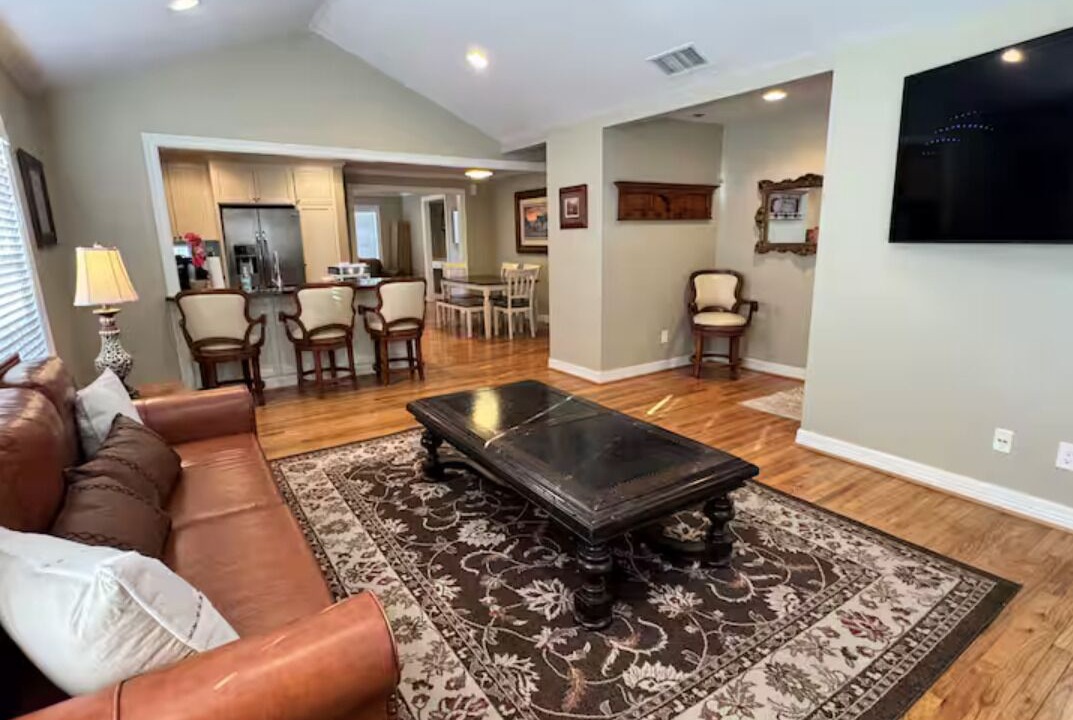 Photo of Livingroom in Arlington Heights