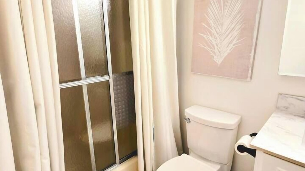 Photo of Bathroom in Astor