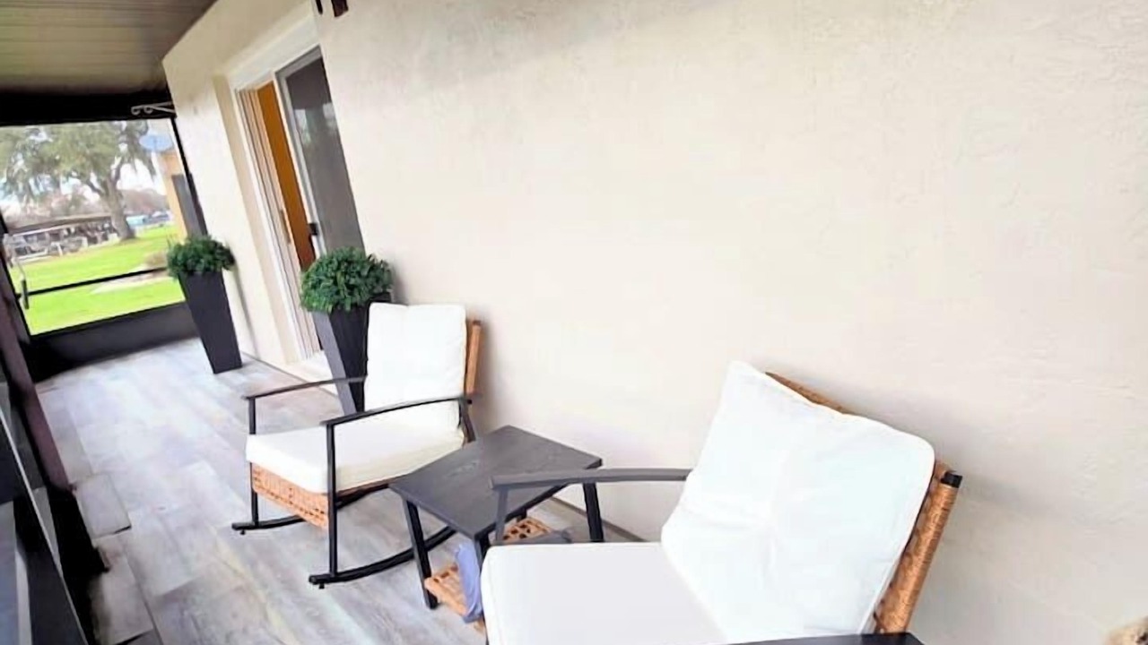 Photo of Patio Balcony in Astor
