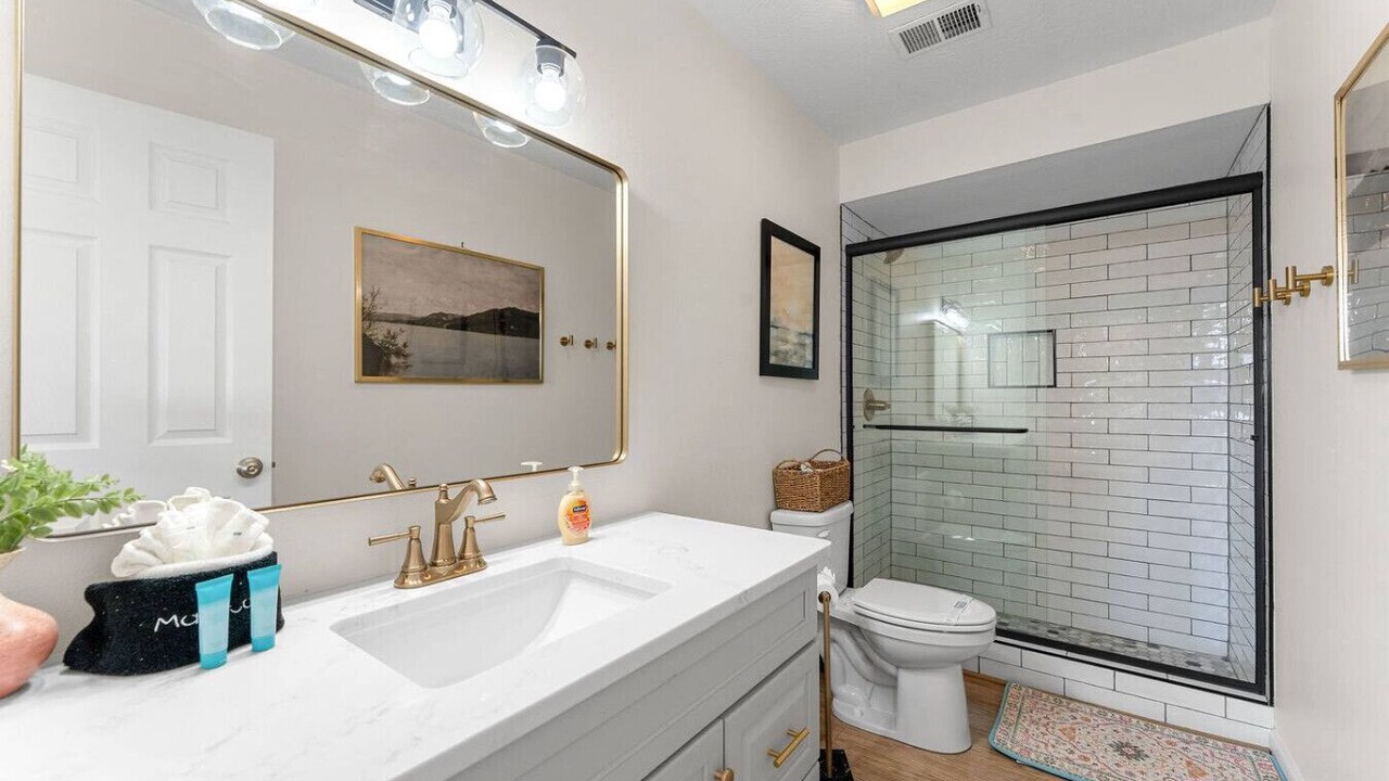 Photo of Bathroom in Notch Estates