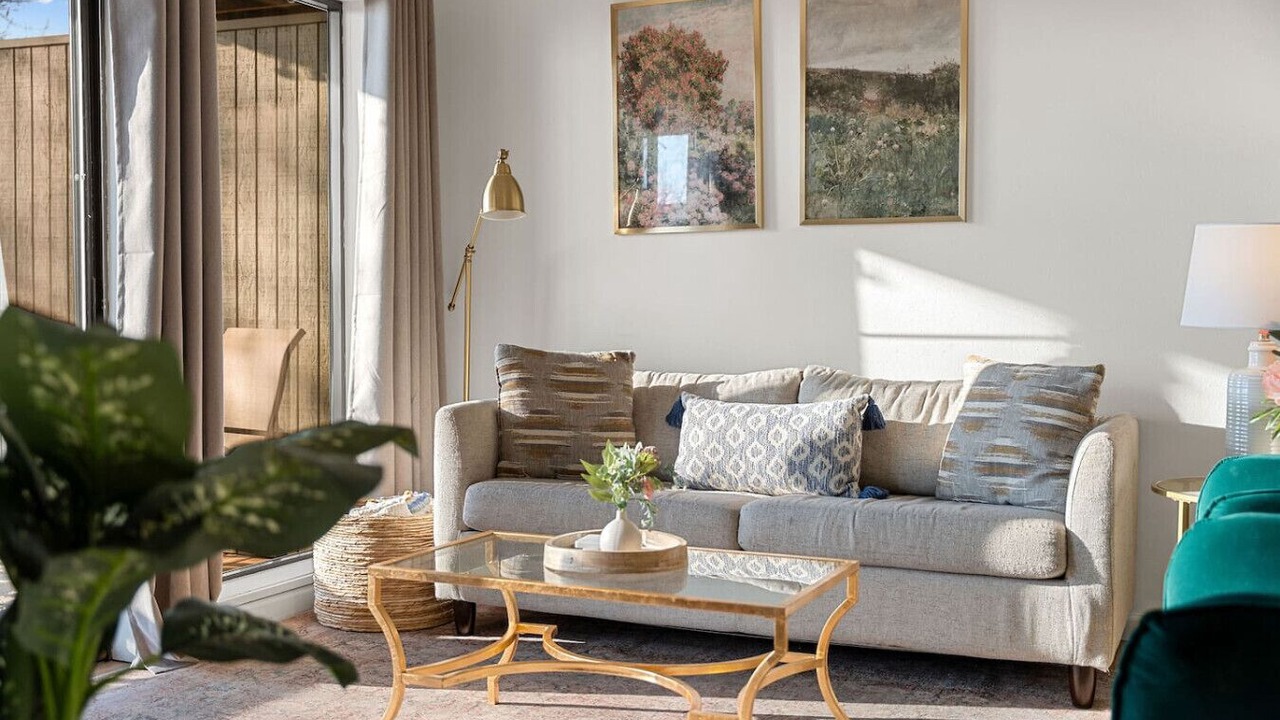 Photo of Livingroom in Notch Estates