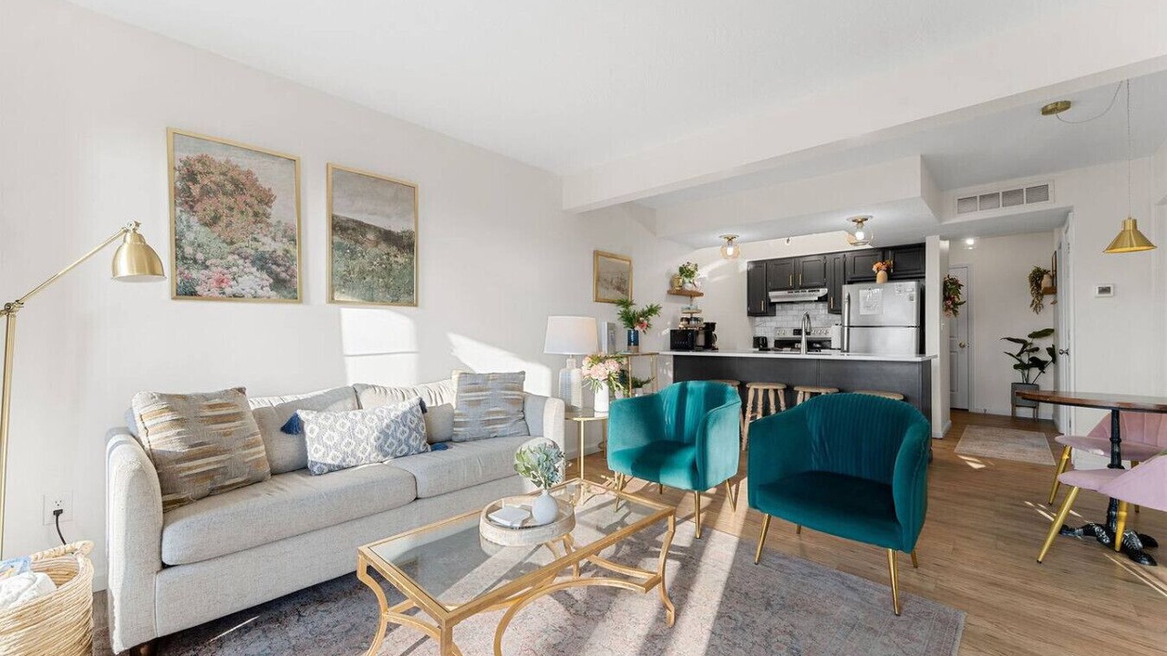 Photo of Livingroom in Notch Estates