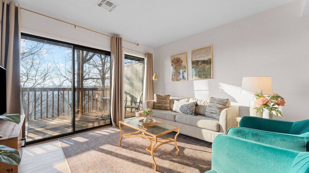 Photo of Livingroom in Notch Estates