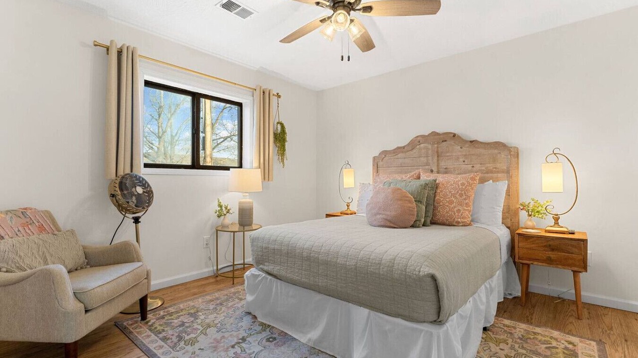 Photo of Others in Notch Estates