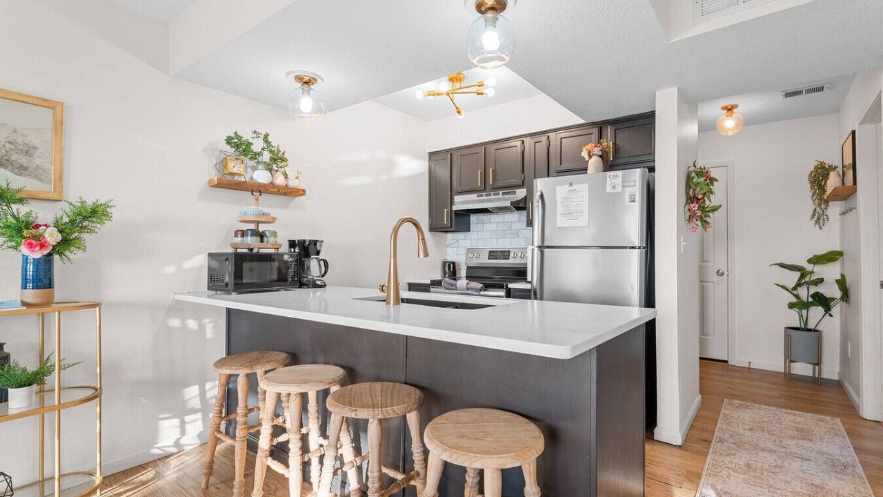 Photo of Others in Notch Estates