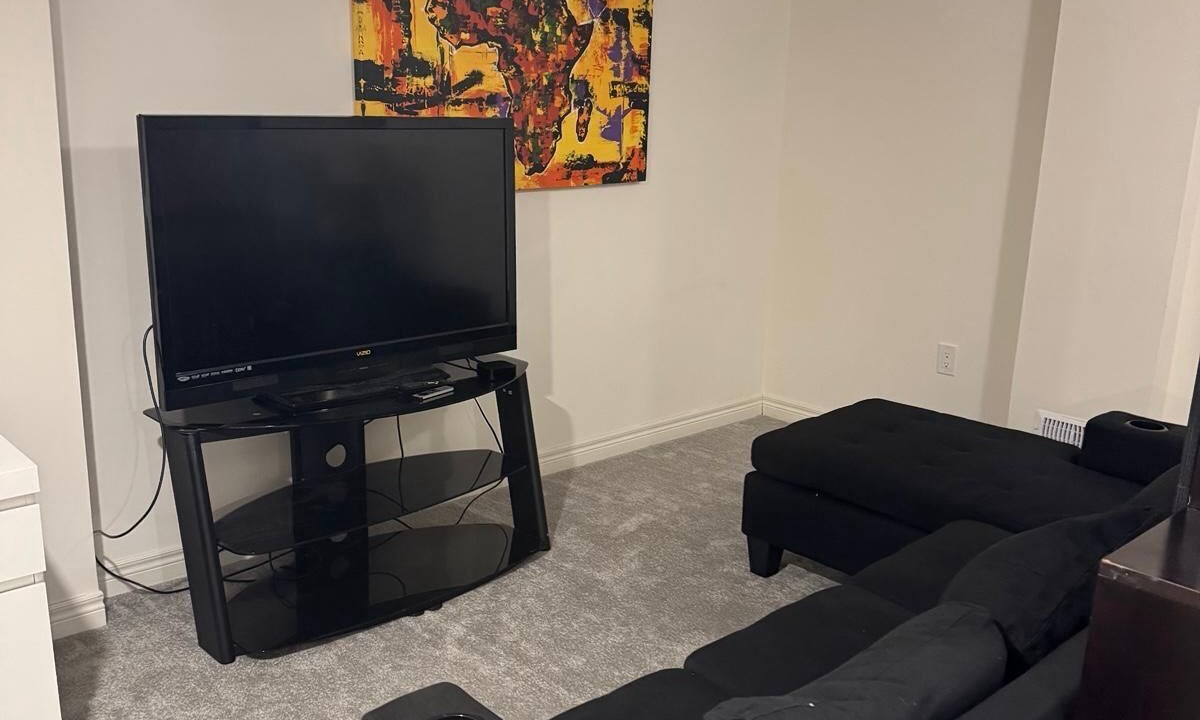 Photo of Livingroom in Durham Region