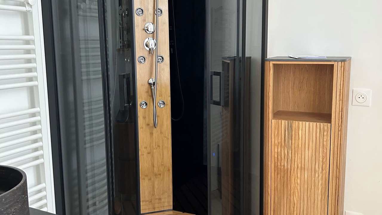 Photo of Bathroom in Quesmy