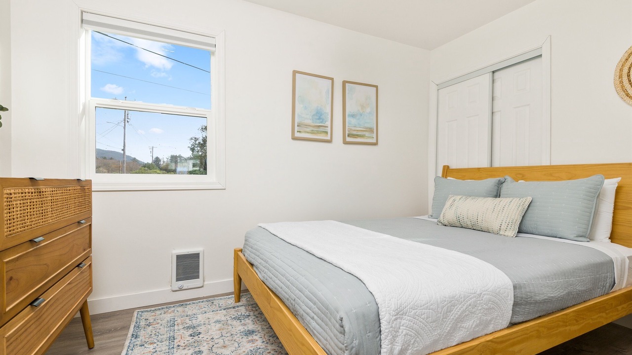 Photo of Bedroom in Rockaway Beach