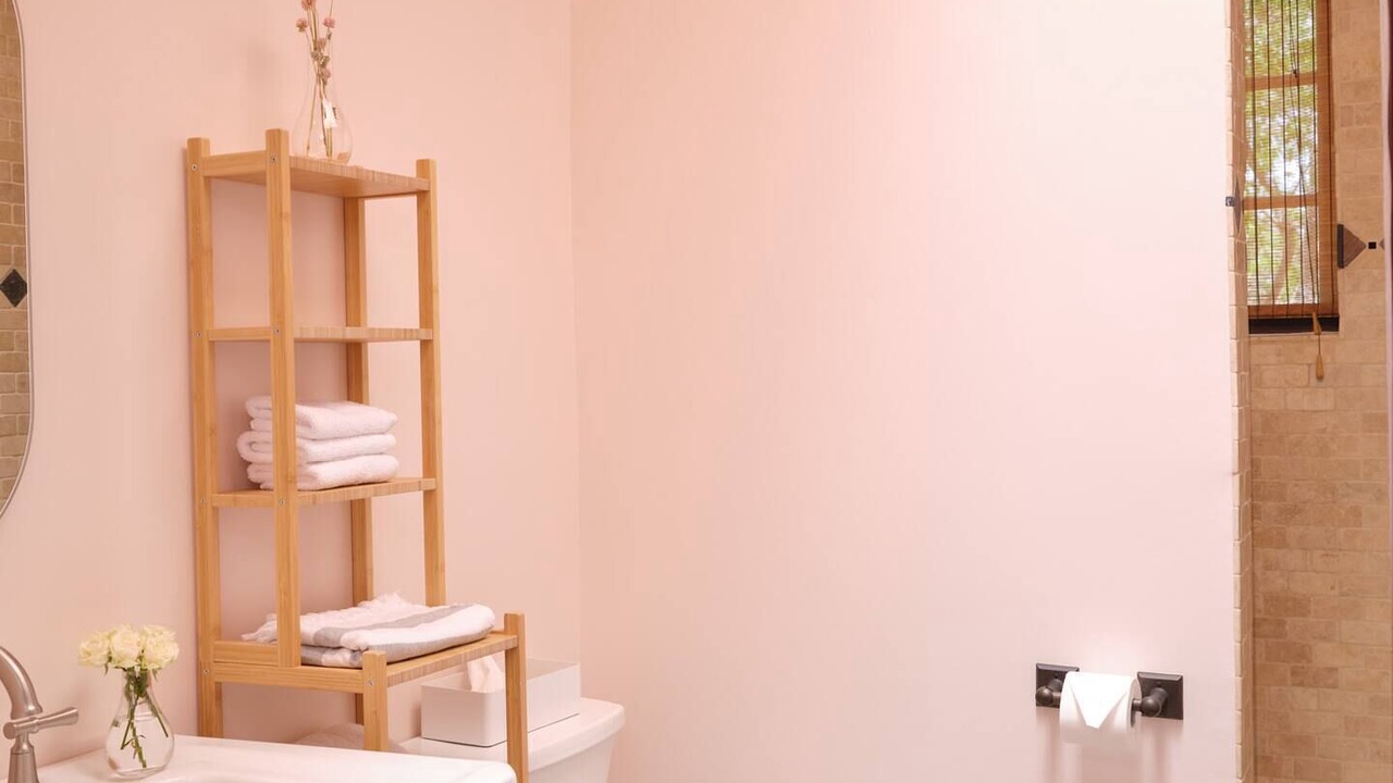 Photo of Bathroom in Canoncito