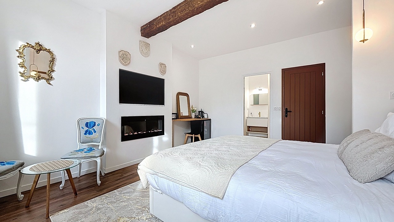 Photo of Bedroom in Villepinte