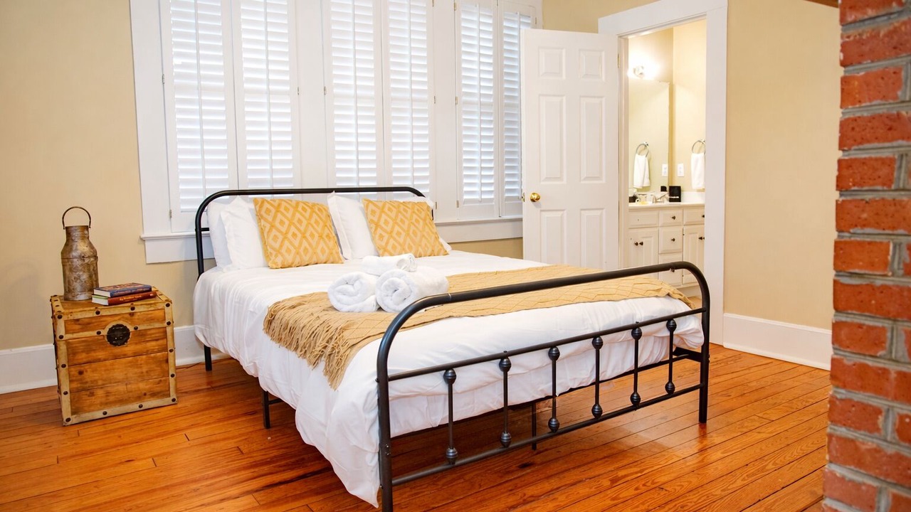 Photo of Bedroom in Valdosta