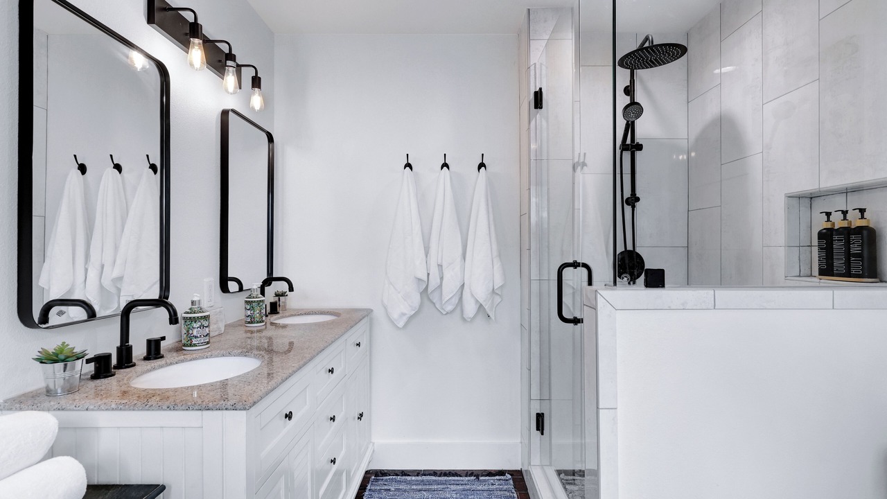 Photo of Bathroom in Vance Jackson