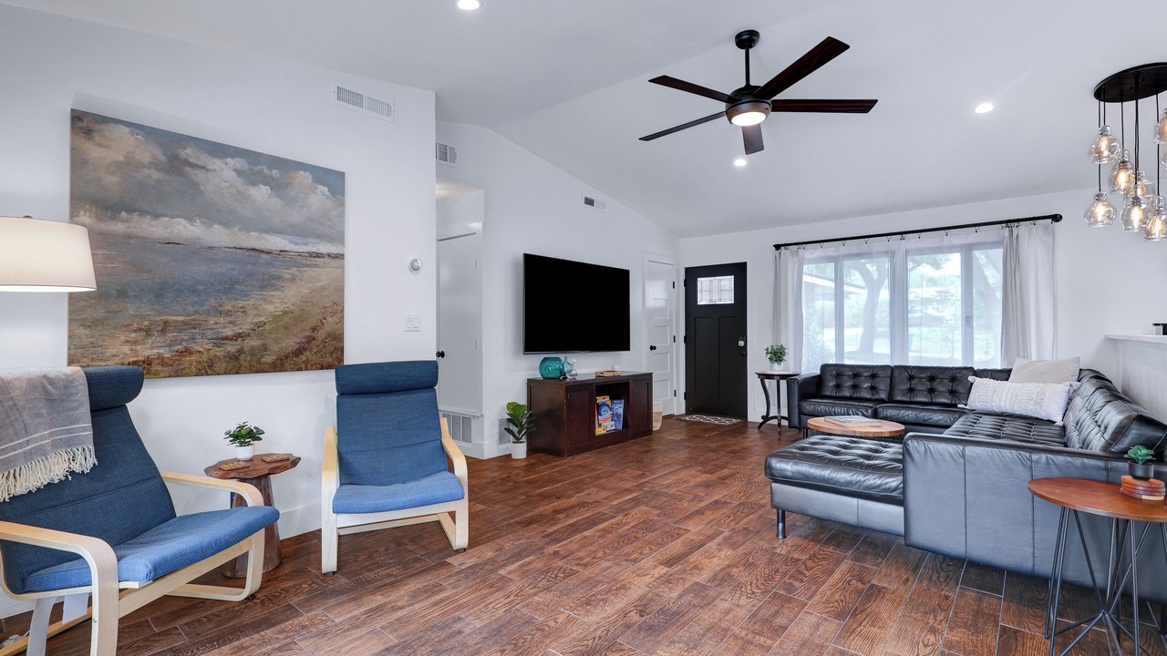 Photo of Livingroom in Vance Jackson
