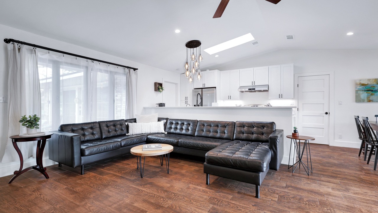 Photo of Livingroom in Vance Jackson