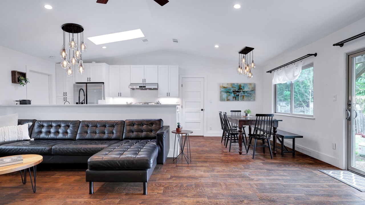 Photo of Livingroom in Vance Jackson