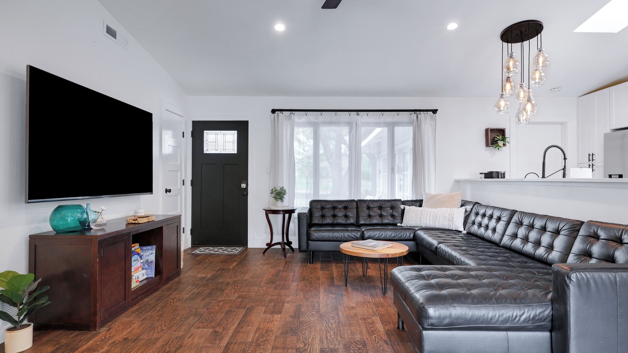 Photo of Livingroom in Vance Jackson