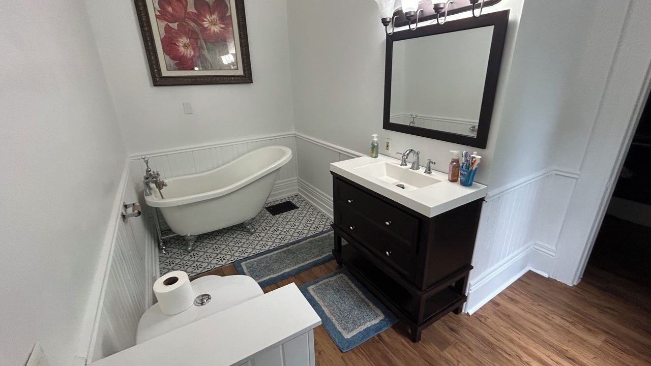 Photo of Bathroom in Ionia