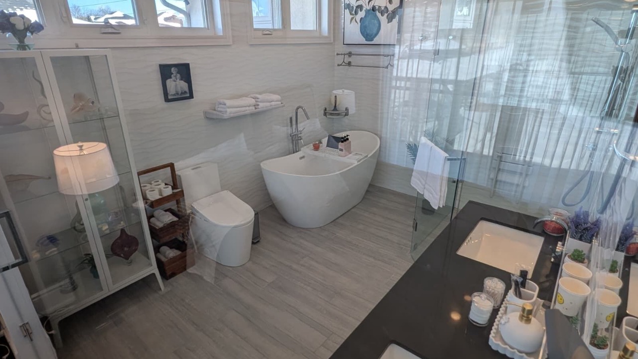 Photo of Bathroom in Niagara Falls