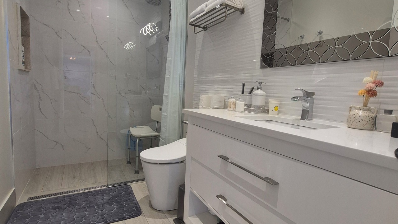 Photo of Bathroom in Niagara Falls