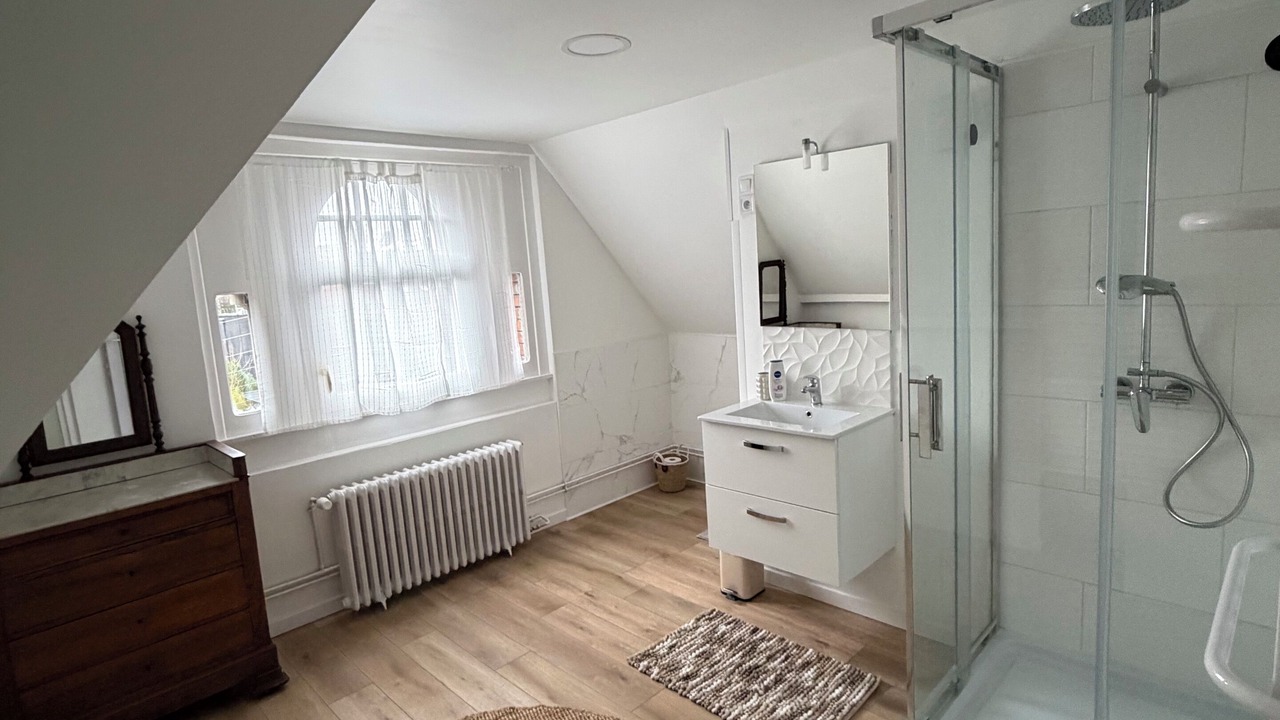 Photo of Bathroom in Lambersart