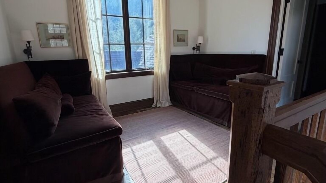 Photo of Livingroom in Canton