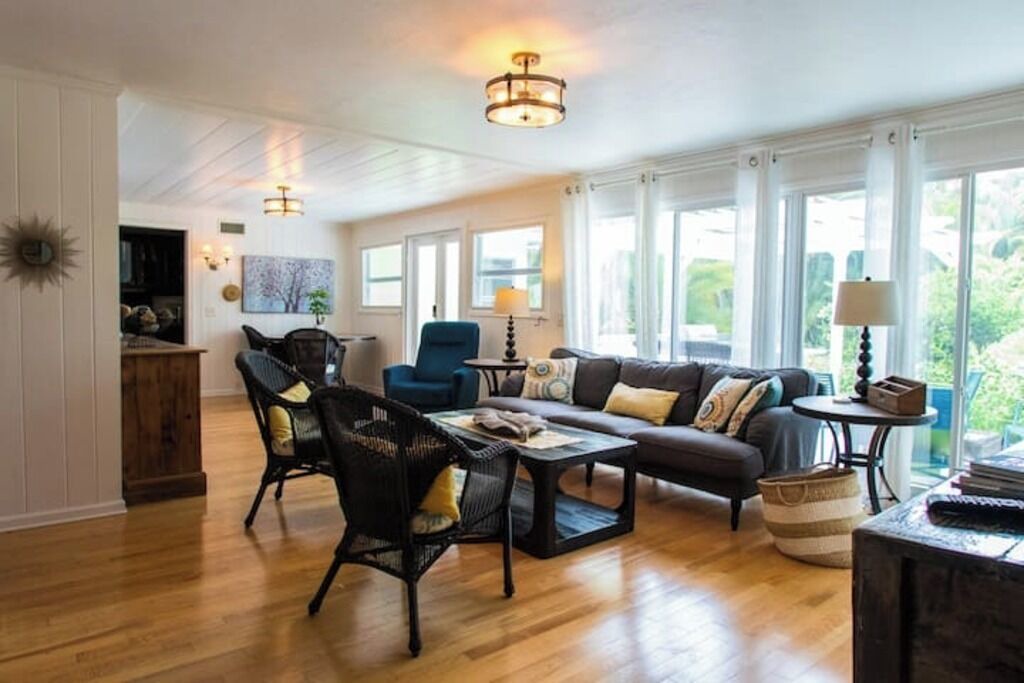 Photo of Livingroom in Downtown