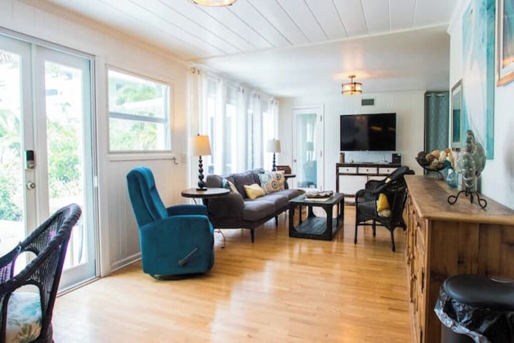 Photo of Livingroom in Downtown