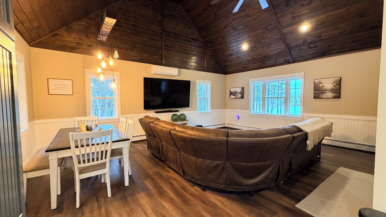 Photo of Livingroom in Ellsworth