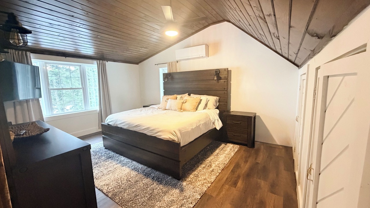 Photo of Bedroom in Ellsworth