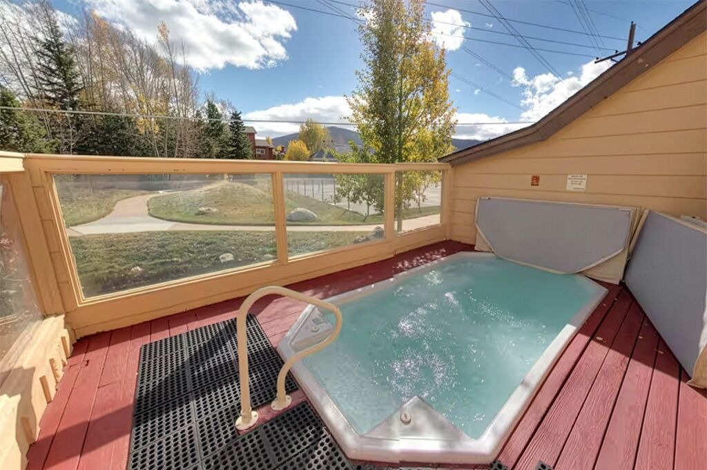 Photo of Outdoor in Summit Cove