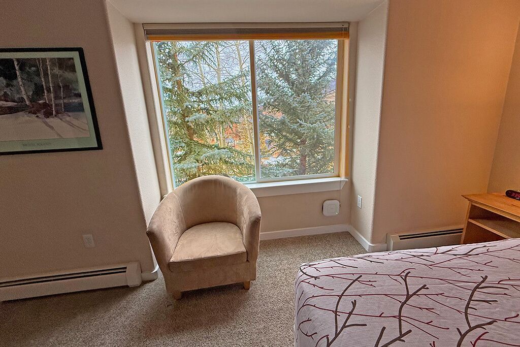 Photo of Bedroom in Summit Cove