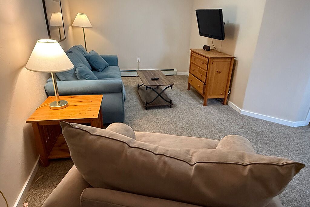 Photo of Livingroom in Summit Cove