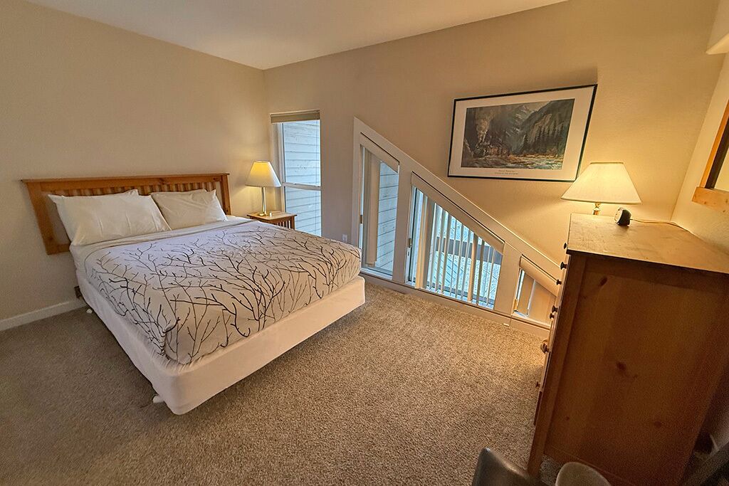 Photo of Bedroom in Summit Cove