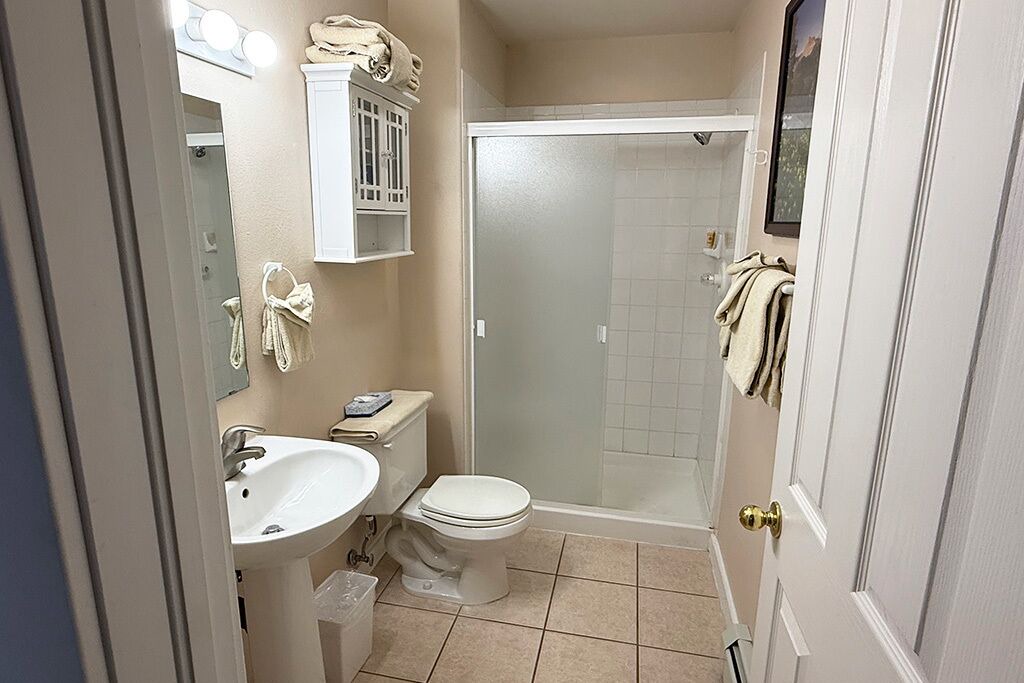 Photo of Bathroom in Summit Cove