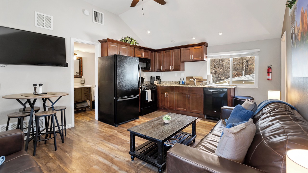 Photo of Livingroom in Manitou Springs Historic District