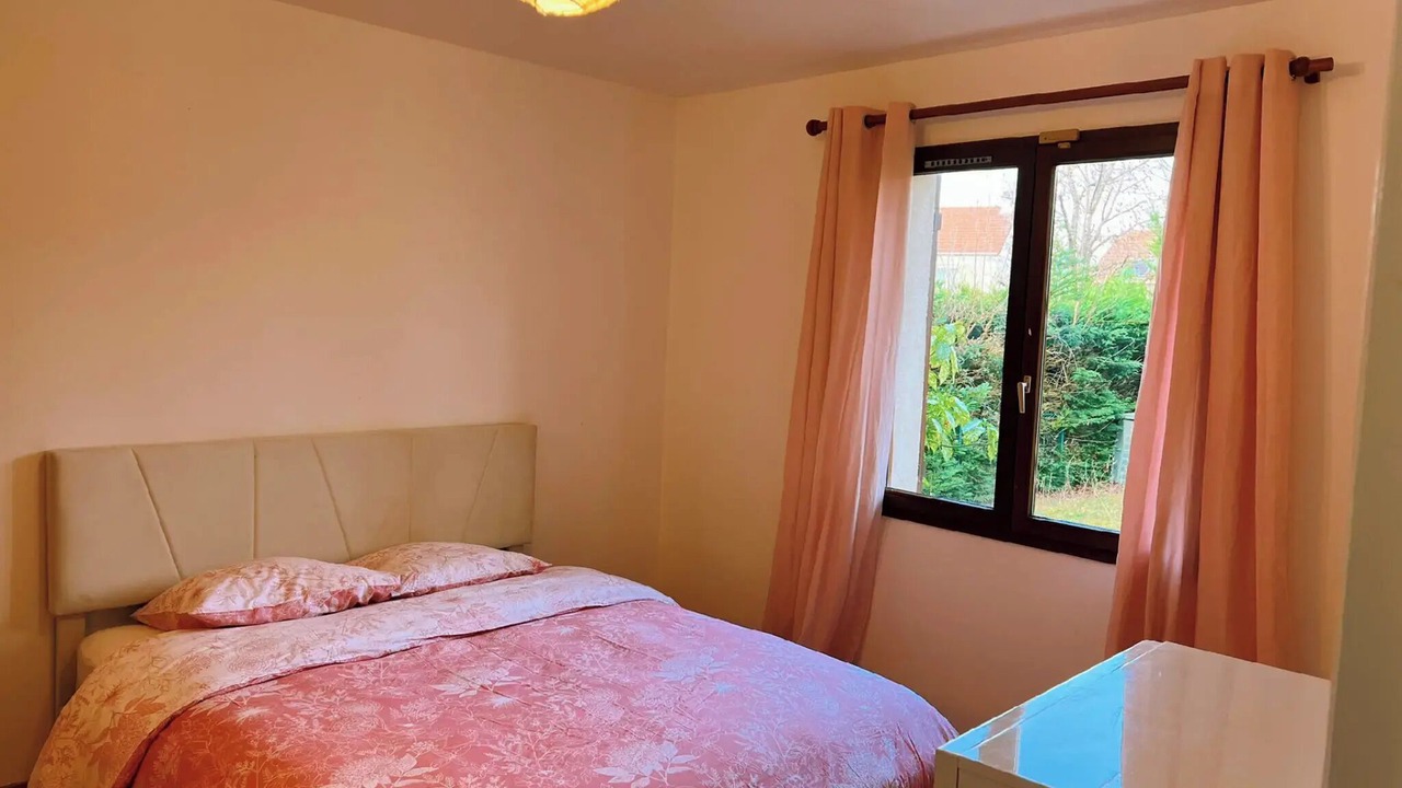 Photo of Bedroom in Bondoufle