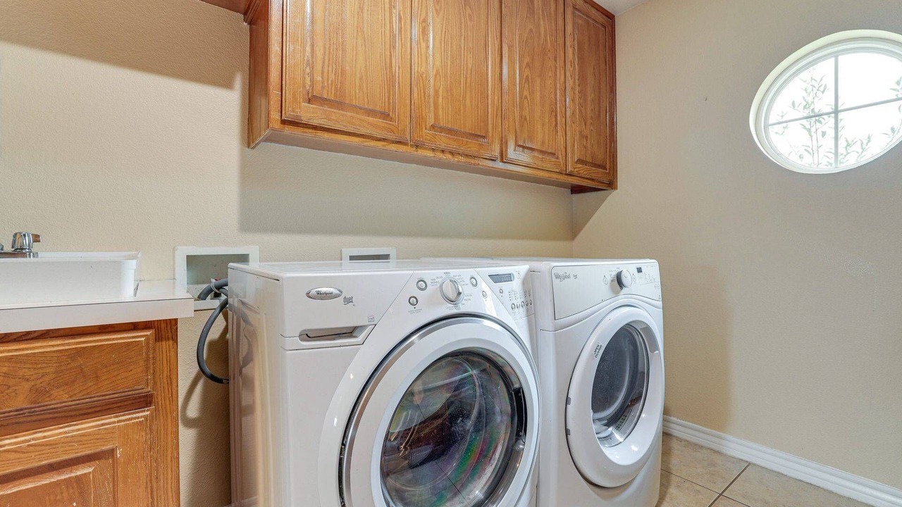 Photo of Bedroom in Crowley