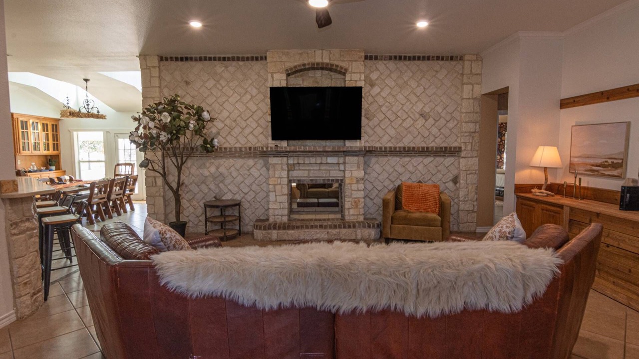 Photo of Bedroom in Crowley