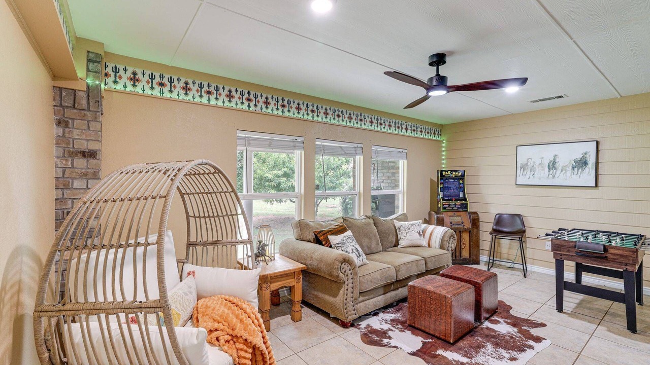Photo of Bedroom in Crowley