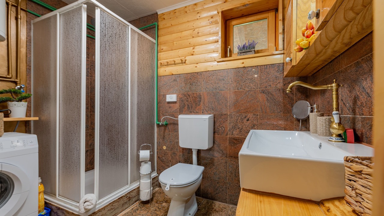 Photo of Bathroom in Municipality of Gracac