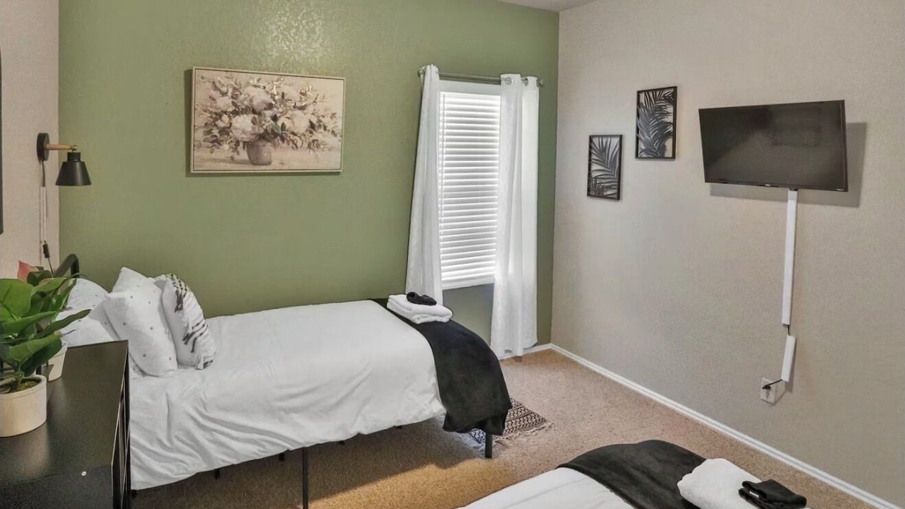 Photo of Bedroom in Elmendorf