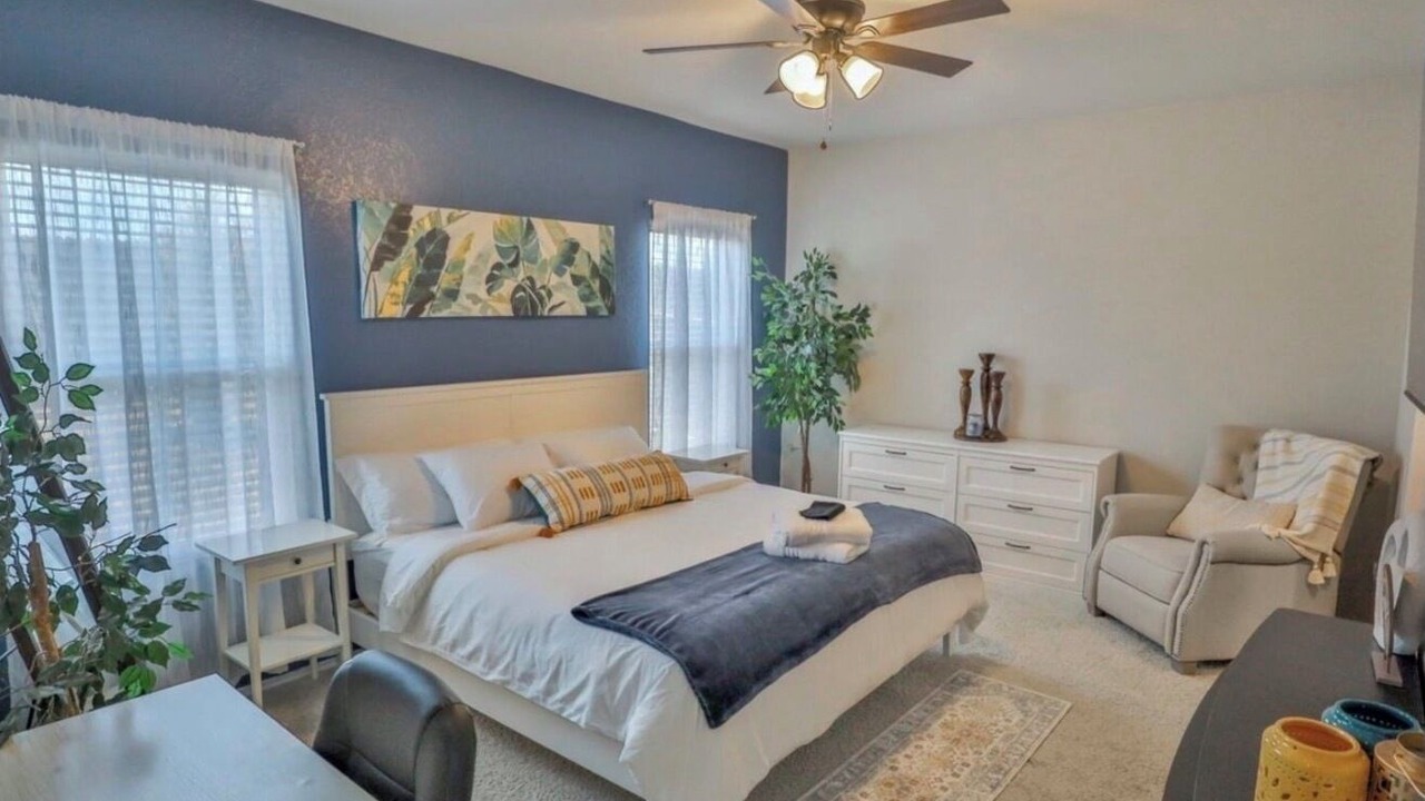 Photo of Bedroom in Elmendorf