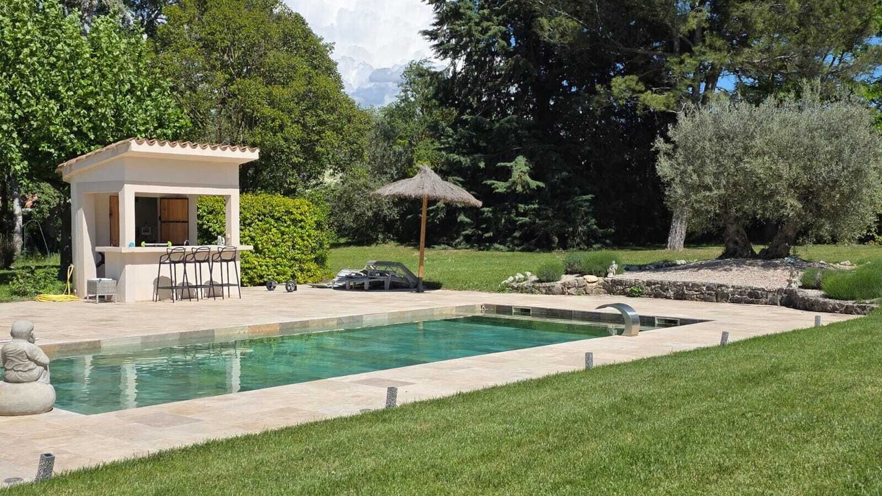 Photo of Outdoor in Cabries
